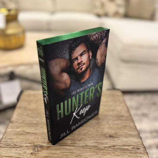 Hunter's Keep - Paperback(Model Cover-Sprayed Edges)